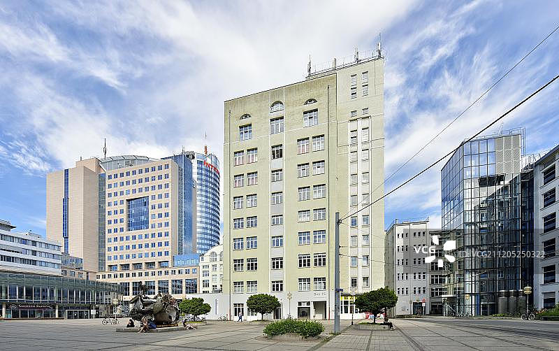 恩斯特·阿贝广场，弗里德里希·席勒大学的校园，摩天大楼，耶拿，图林根州，德国，欧洲图片素材