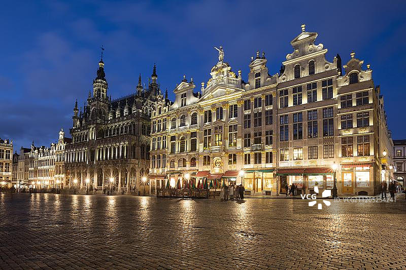 布鲁塞尔大广场市政博物馆夜景图片素材
