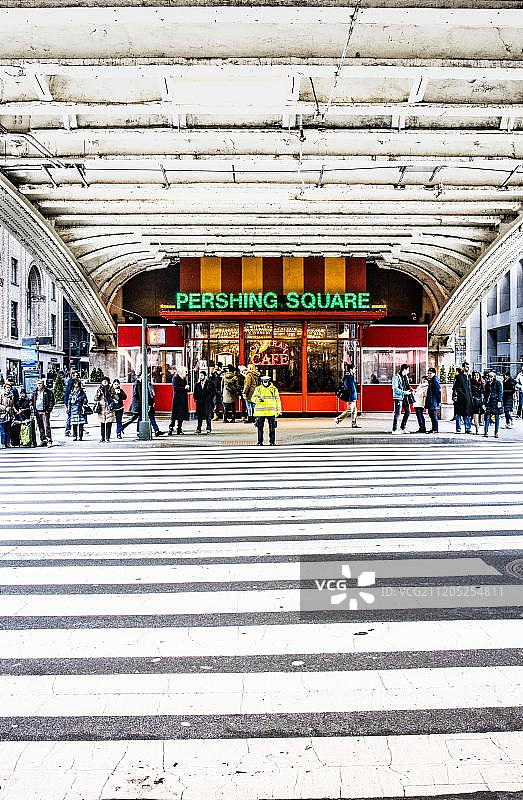 美国纽约曼哈顿中央车站附近的潘兴广场图片素材