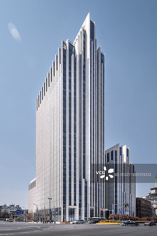 白天无人的外滩SOHO街景图图片素材