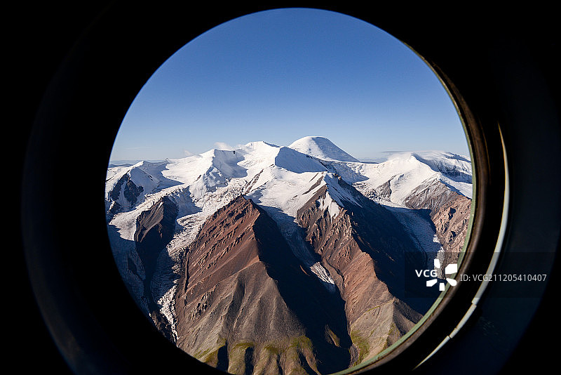 航拍 昆仑山 玉珠峰图片素材