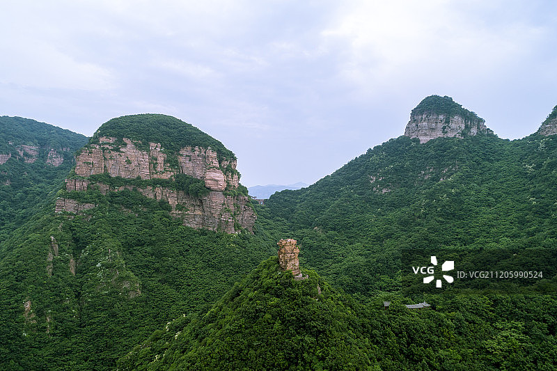航拍石家庄赞皇县棋盘山风景区图片素材
