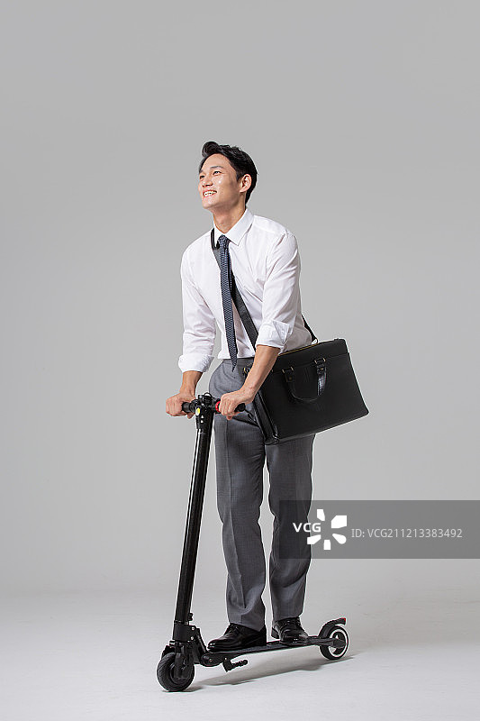 微笑的男商人图片素材