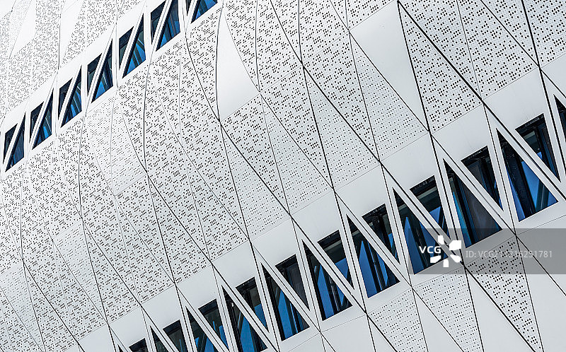 三角形铝材建筑外表皮图片素材