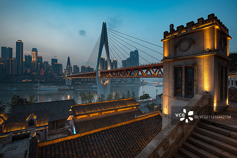 龙门浩老街 东水门长江大桥蓝调夜景图片素材