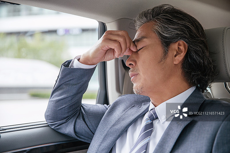 疲惫的商务男士图片素材