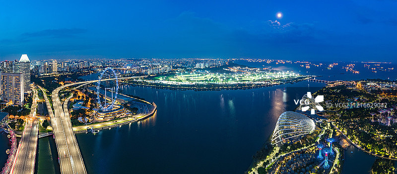 从金沙空中花园眺望马六甲海峡图片素材