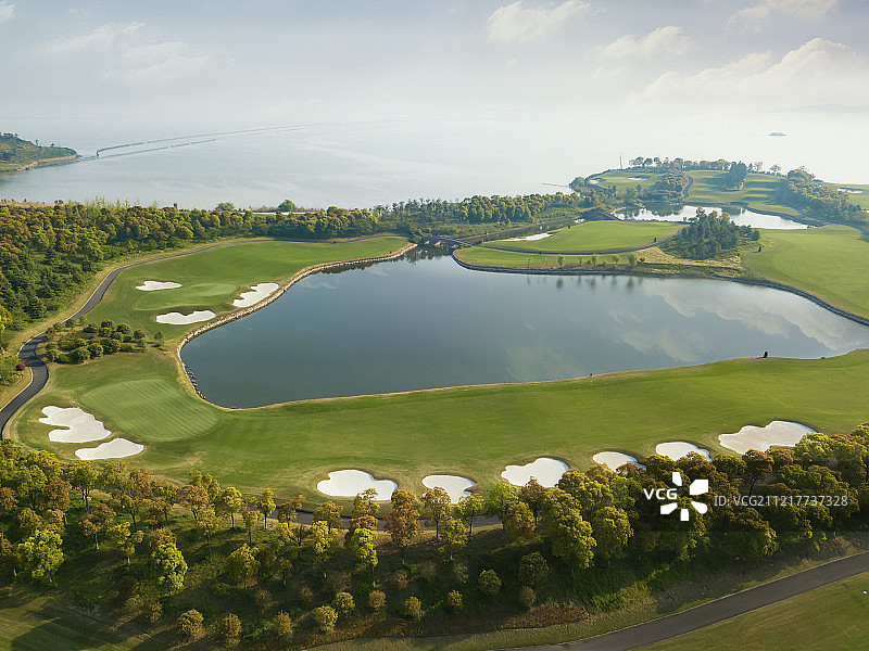 航拍高尔夫球场图片素材