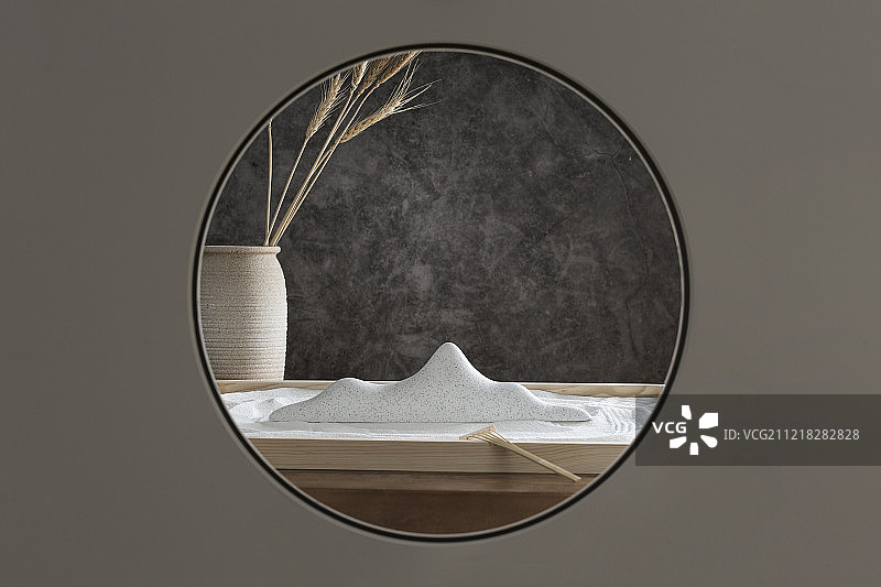 中式圆窗透景创意-枯山水静物图片素材