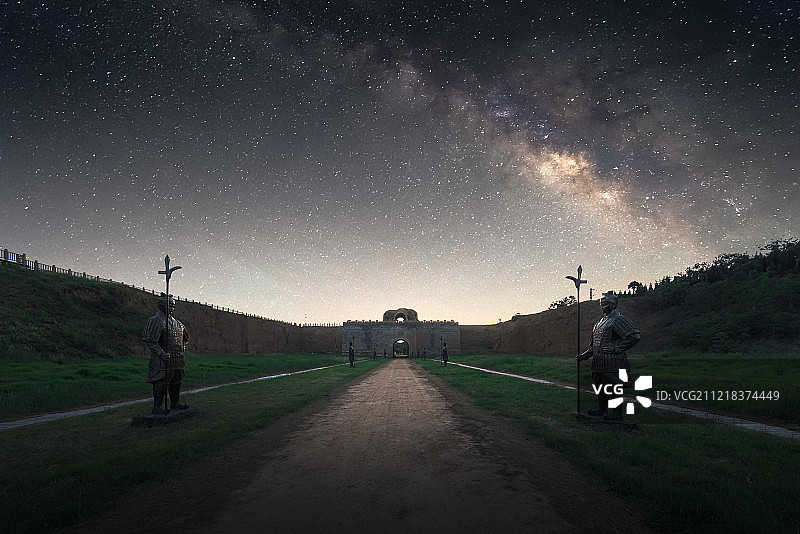 洛阳函谷关的星空图片素材
