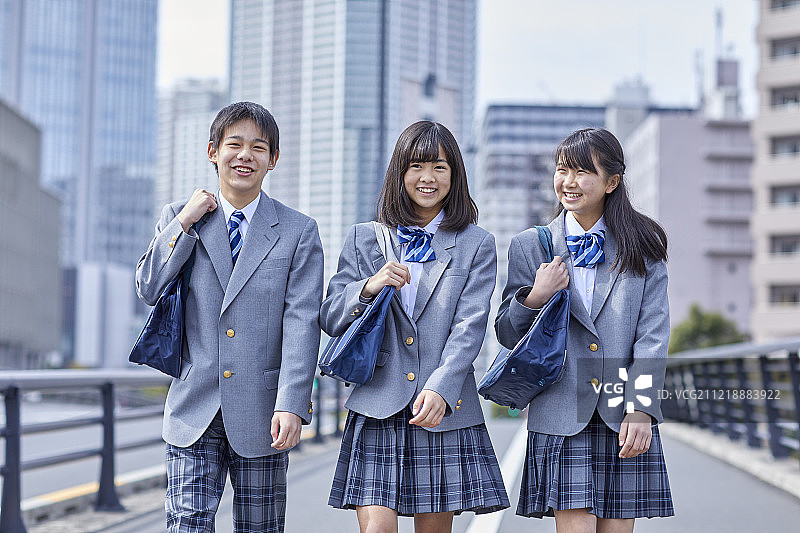 日本初中学生图片素材