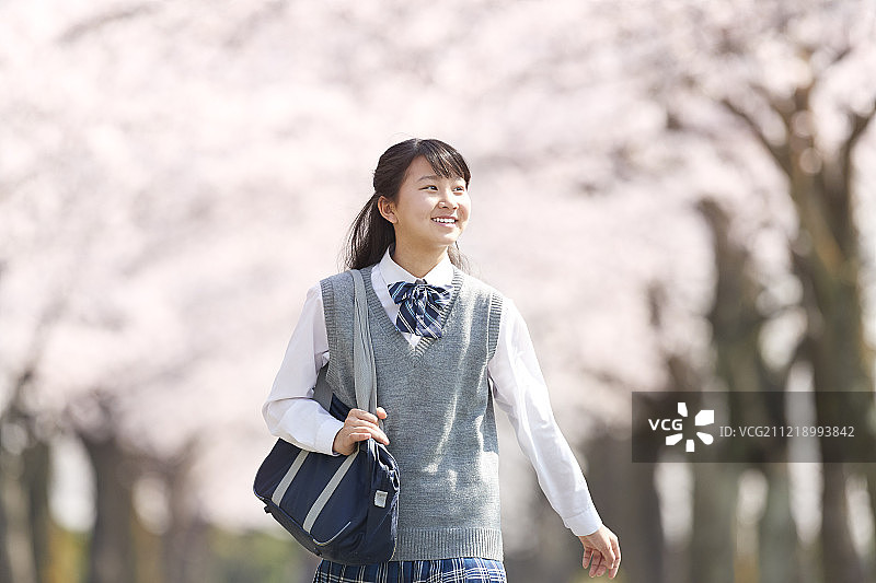 穿制服的日本初中女生图片素材