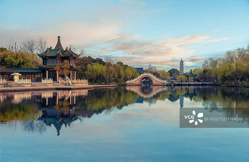 瘦西湖的古典园林图片素材