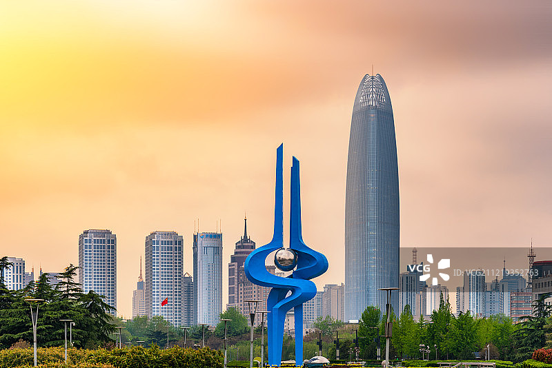 济南泉城广场与绿地中心图片素材