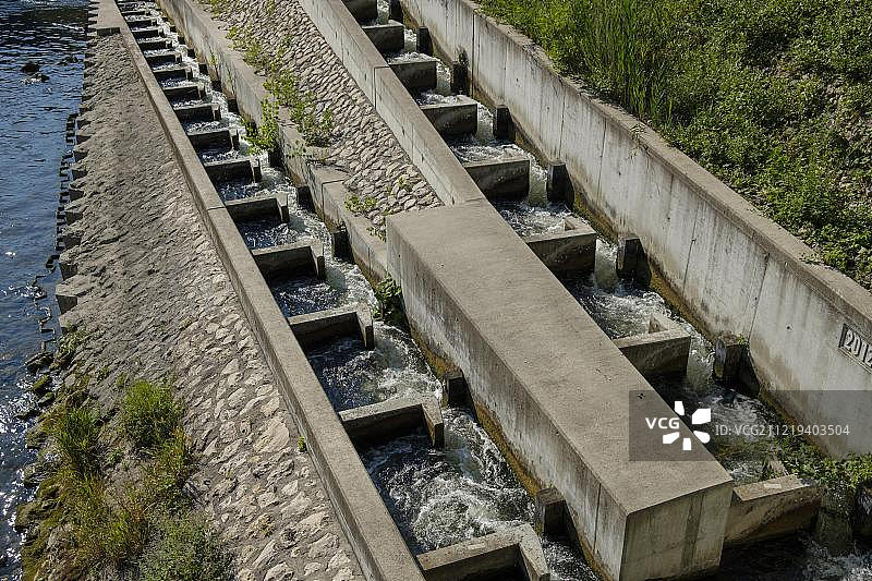 安珀河水电站的鱼道，德国图片素材