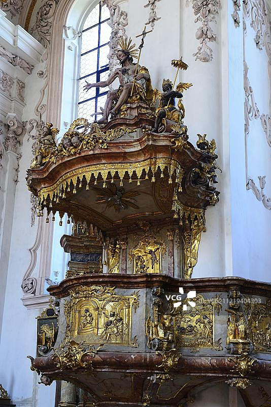 德国巴伐利亚州阿尔德斯巴赫修道院阿萨姆教堂的祈祷讲坛图片素材
