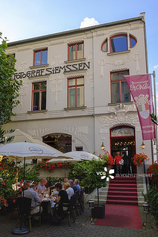 Siemssen前摄影工作室,La Villa餐厅,位于德国巴伐利亚施瓦本奥格斯堡的Bahnhofs-和Bismarckviertel图片素材
