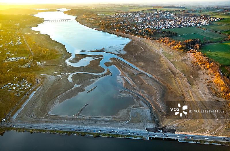 德国默内水库低水位航拍景观图片素材
