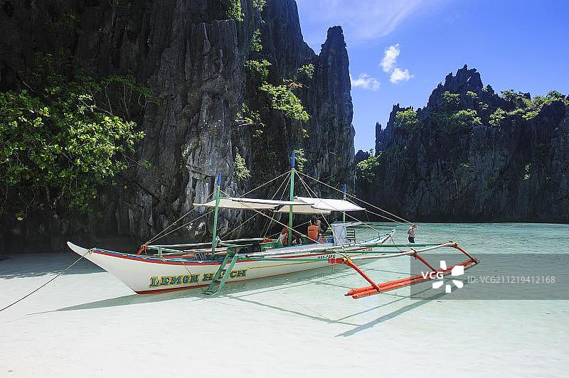 爱妮岛巴库群岛海滩上的螃蟹船，菲律宾，亚洲图片素材