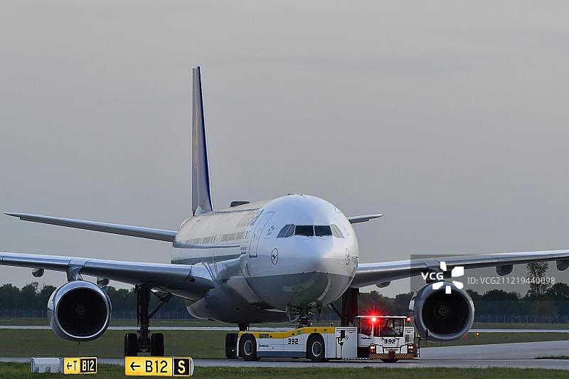 德国慕尼黑机场的汉莎航空空客A340-600型飞机图片素材