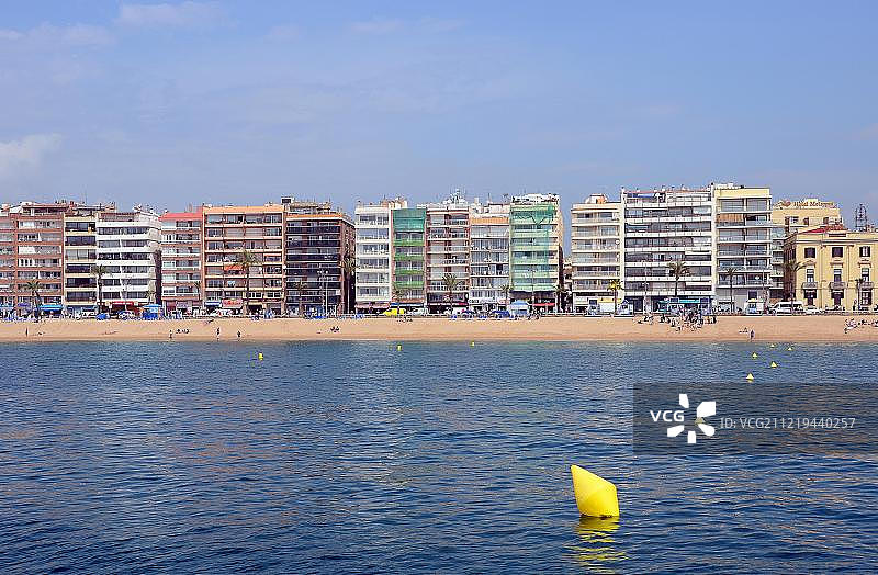 西班牙加泰罗尼亚布拉瓦海岸略雷特德马尔海滩上的酒店图片素材