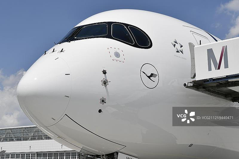 德国汉莎航空A350-900飞机驾驶舱图片素材