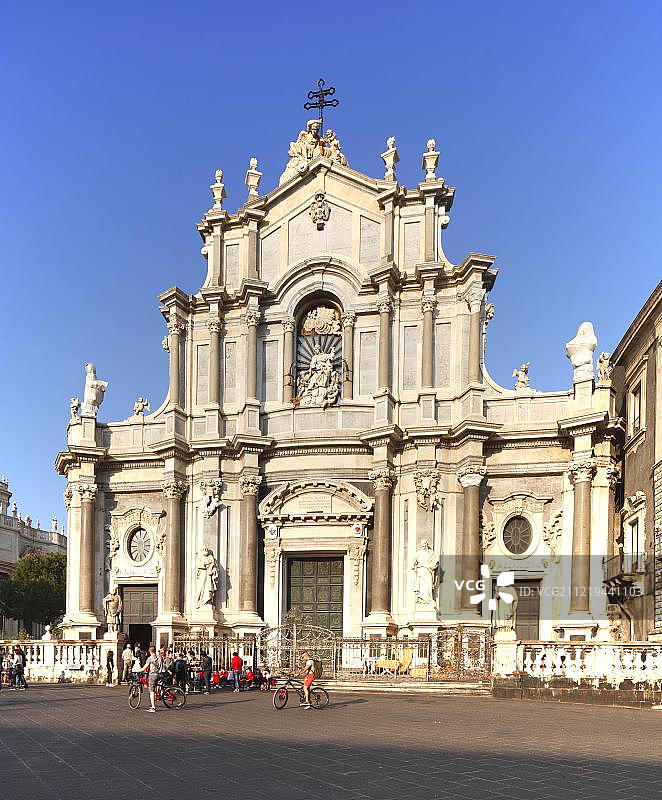 卡塔尼亚主教座堂广场和圣阿加塔大教堂，意大利西西里图片素材