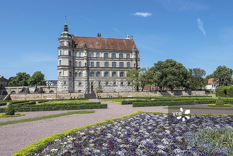 城堡公园，文艺复兴建筑，居斯特罗，梅克伦堡-西波美拉尼亚，德国，欧洲图片素材