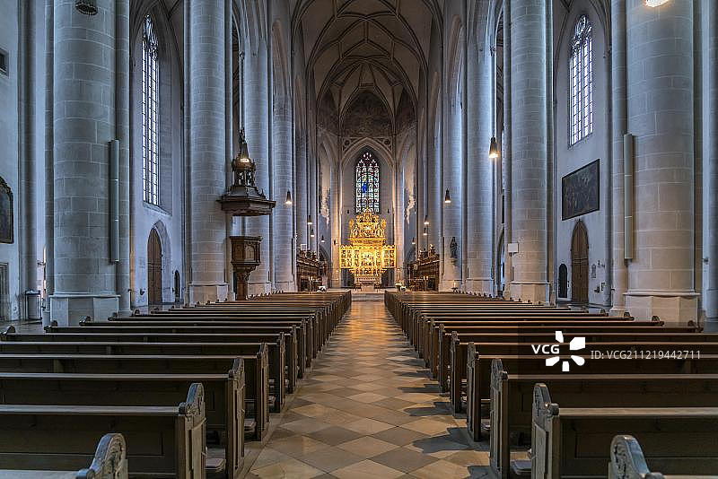 室内、德国巴伐利亚州因戈尔施塔特圣母教堂的中殿图片素材