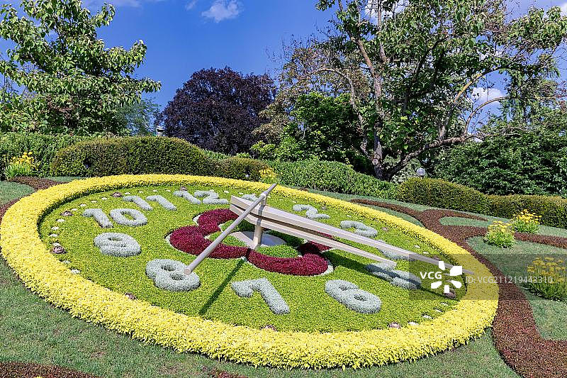 日内瓦英国花园公园的鲜花钟图片素材