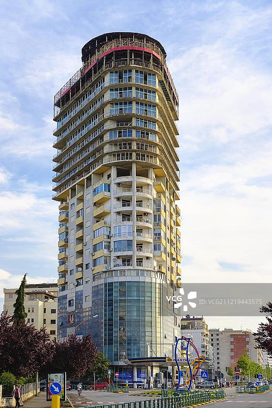 都拉斯港口附近的高层摩天大楼，阿尔巴尼亚图片素材