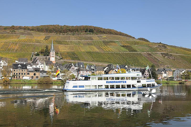 德国摩泽尔河游船之旅图片素材