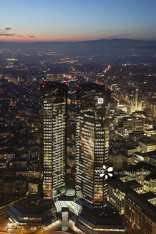 德国法兰克福主塔与德意志银行城市夜景图片素材