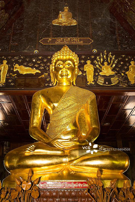 泰国加拉信普塔尼米特寺金色佛像图片素材