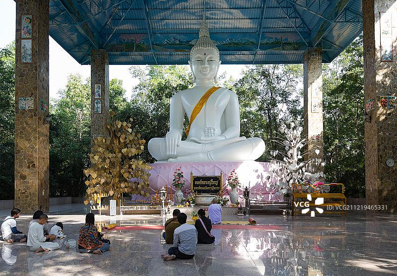 泰国孔敬府的坐佛图片素材