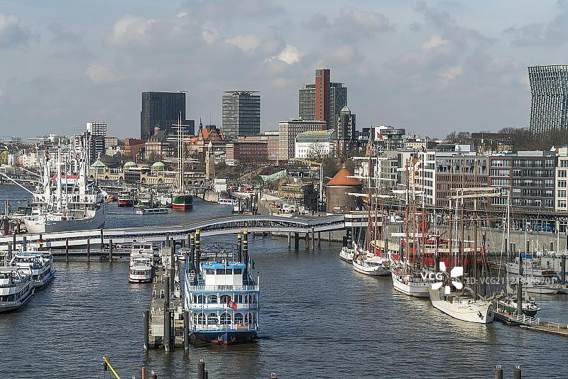 德国汉堡港口和圣保利栈桥城市景观图片素材