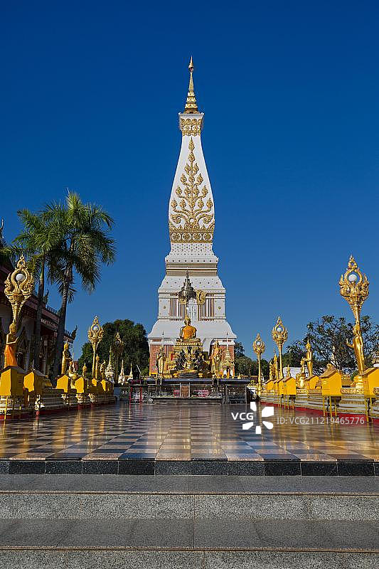 泰国伊善那空拍侬府帕侬寺的佛塔图片素材