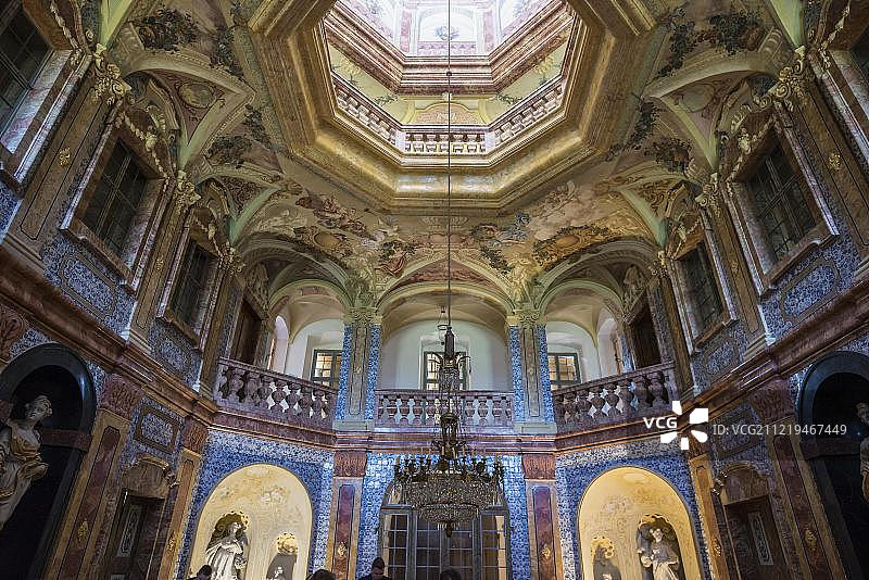 拉施塔特Favorite城堡Sala Terrena大厅的巴洛克风格内饰，位于德国巴登-符腾堡州黑森林图片素材