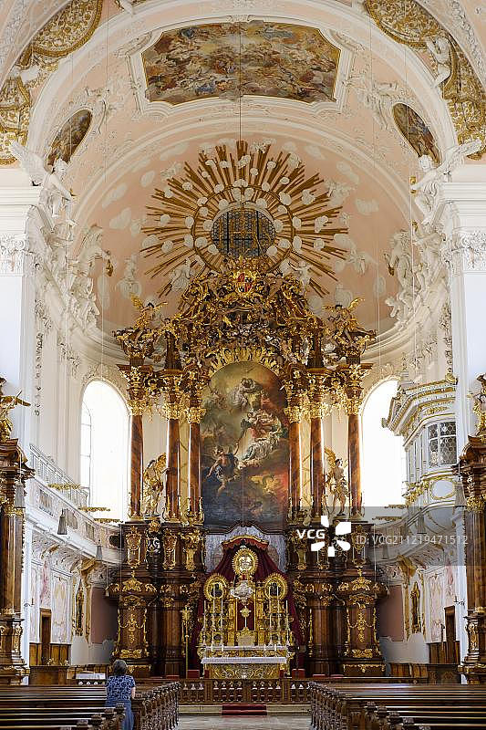 主祭坛守护天使教堂，位于德国巴伐利亚州阿尔特米尔塔尔图片素材