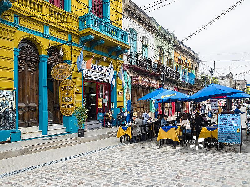 阿根廷布宜诺斯艾利斯拉博卡区，卡米尼托步行街的餐厅图片素材