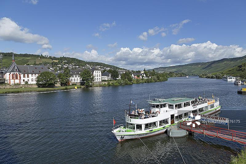 德国莱茵兰-普法尔茨州贝尔恩卡斯特尔-库埃斯圣尼古拉斯医院图片素材