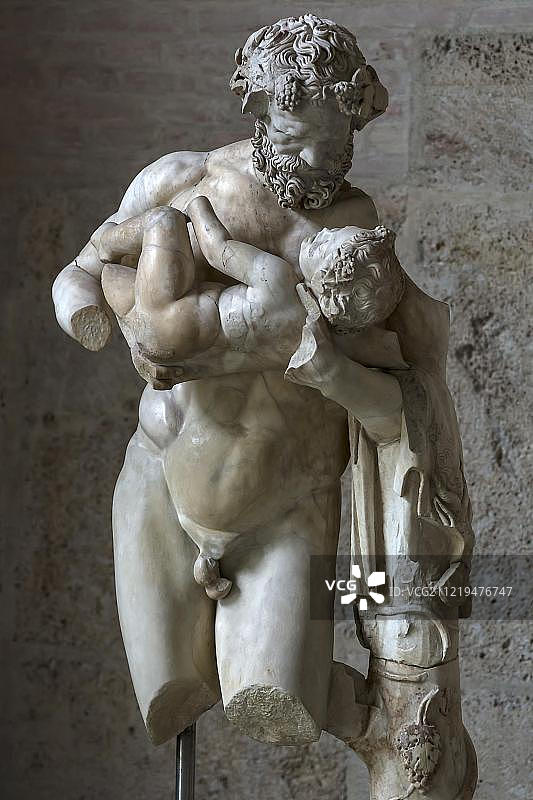 小狄俄尼索斯雕像的罗马复制品，约公元前310年，慕尼黑雕塑博物馆图片素材