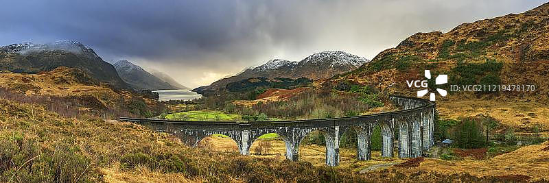 英国苏格兰高地格伦芬南高地西线希尔湖格伦芬南高架桥图片素材