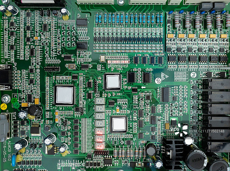 现代自动化控制内部电路板图片素材
