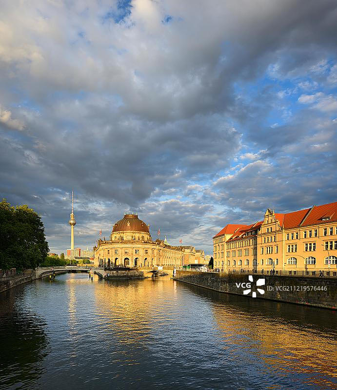 施普雷河及博物馆岛风光，柏林，德国图片素材