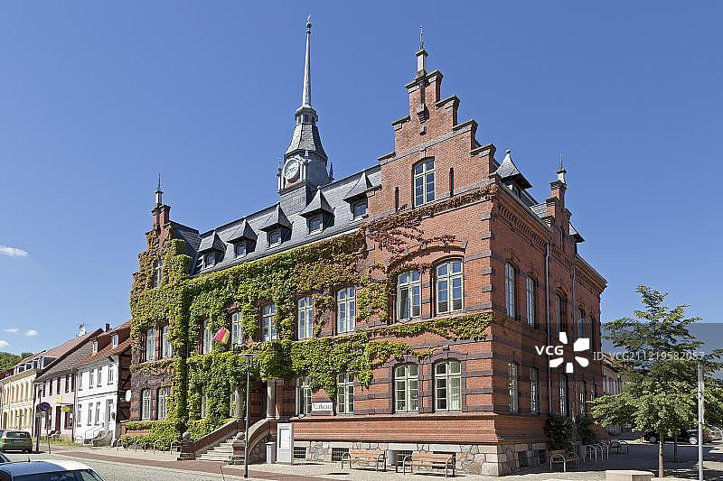 普劳湖畔市政厅，德国梅克伦堡湖区图片素材