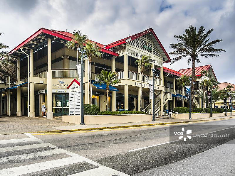 豪华商店，位于北美洲加勒比海开曼群岛乔治敦图片素材