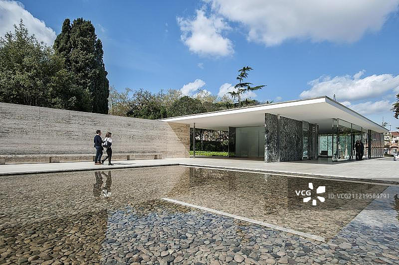 西班牙巴塞罗那：密斯·凡·德罗设计的巴塞罗那馆图片素材