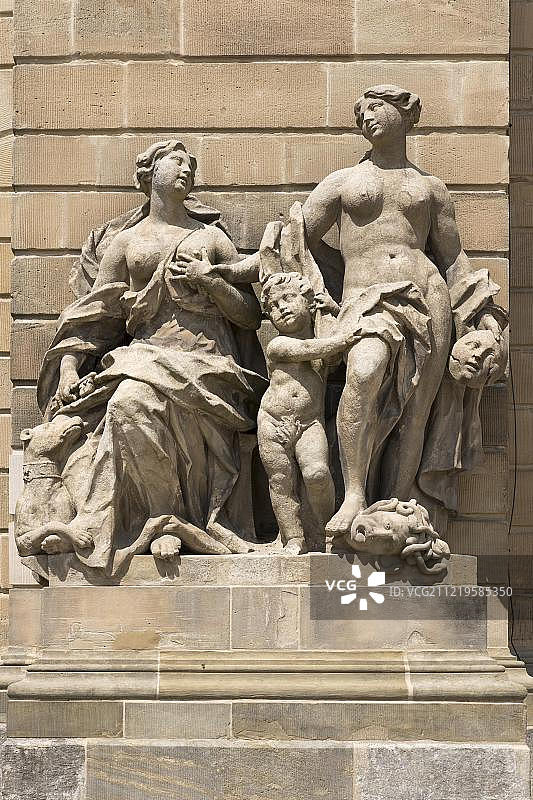 魏森施泰因城堡南立面的雕像群图片素材