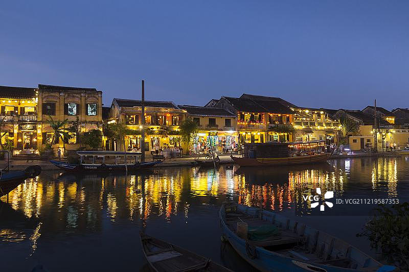 越南会安古城夜景，秋盆河图片素材